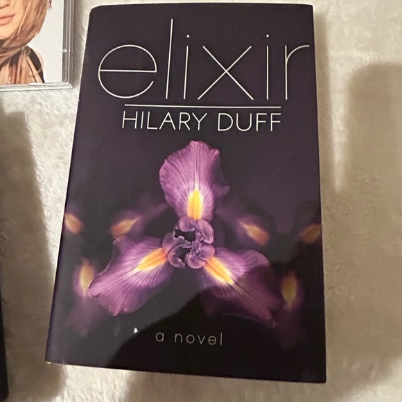 Hillary Duff Collection - Picture 16 of 16